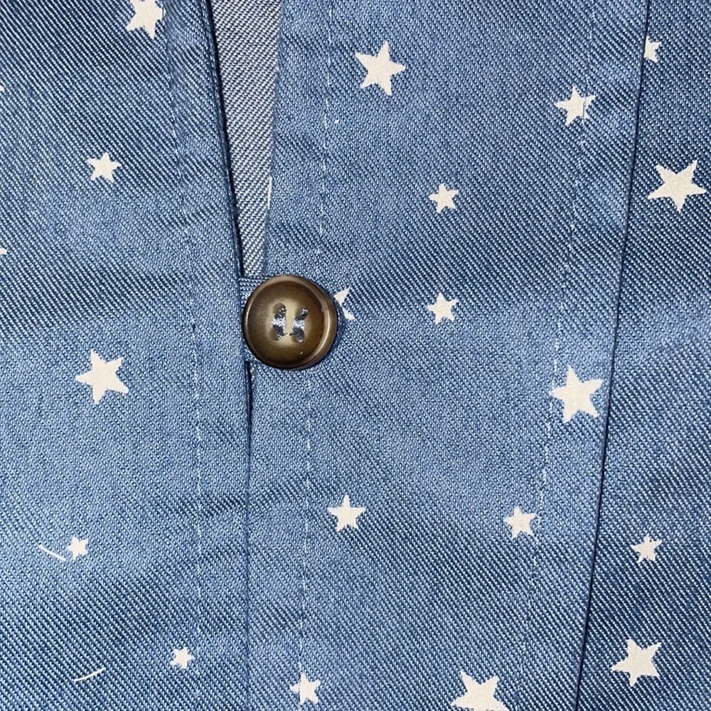 Kayce Hughes Girls 3/4 sleeve star shirt. Chambray